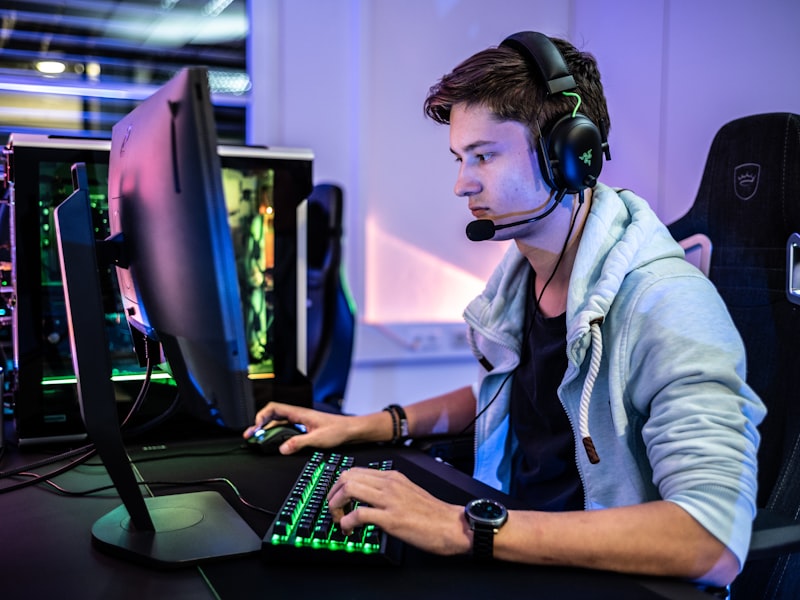Private VIP booths with adjustable 240Hz panels
